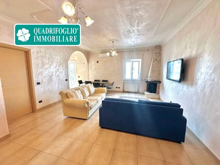 Appartamento trilocale in vendita in Via Mandanici, Rocca Cencia, Roma