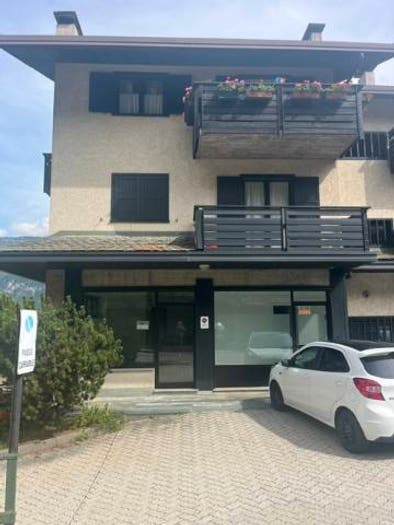 Appartamento trilocale in vendita in Via Bernina, Centro, Chiesa in Valmalenco