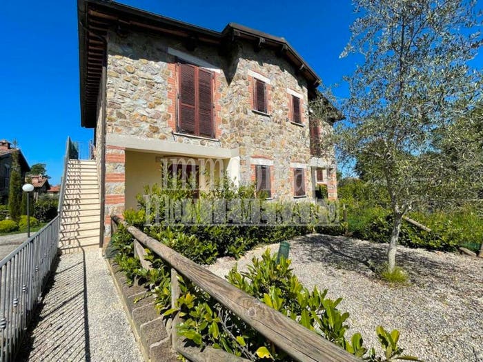 Appartamento trilocale in vendita in Strada Saturnia Pitigliano, Manciano