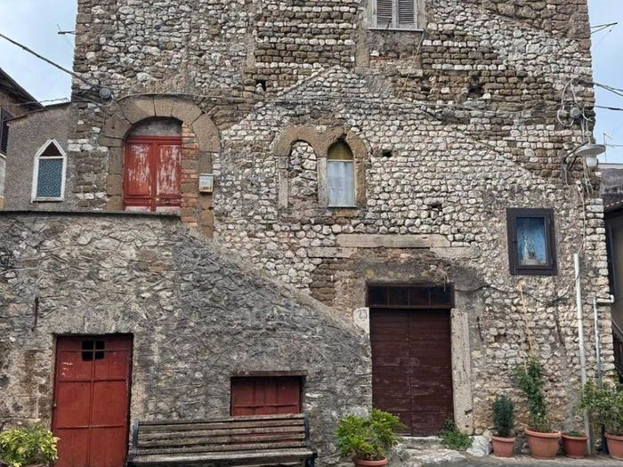 Appartamento trilocale in vendita in Piazza San Giovanni, Centro, Cori