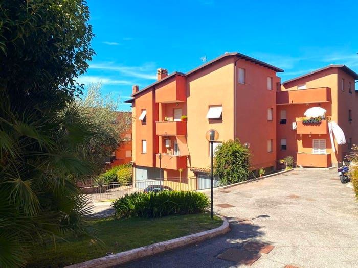 Appartamento quadrilocale in vendita in Viale Paolo VI, Centro, Castel Gandolfo