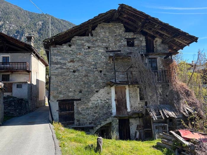 Casa quadrilocale in vendita in Frazione ChezLesBovet, Centro, Valpelline