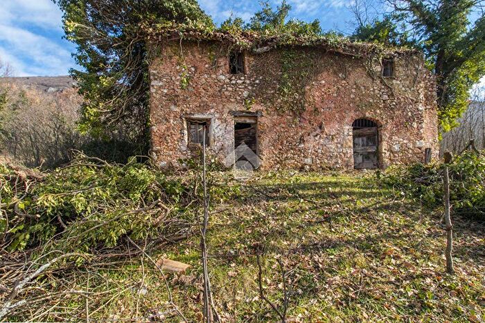 Casa trilocale in vendita in Loc Poeta, Poggio Bustone