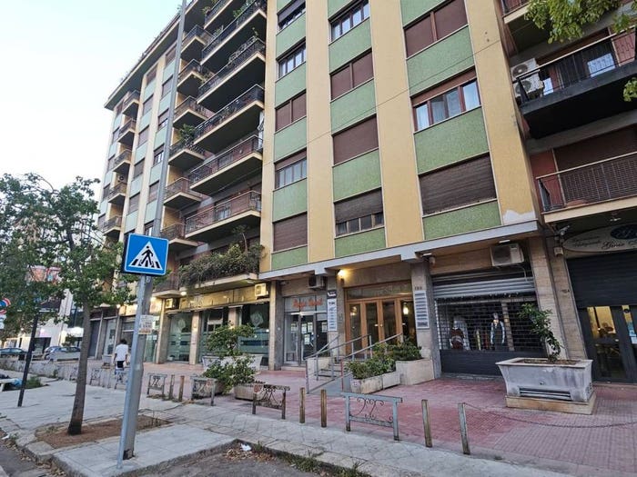 Appartamento con 6 locali in vendita in Via Giuseppe Sciuti, Notarbartolo Sciuti, Palermo