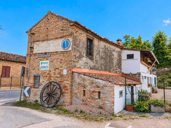 Casa con 6 locali in vendita in Str Faleriense, Sant'Elpidio a Mare
