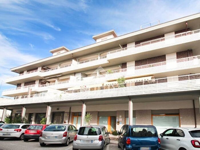 Appartamento trilocale in vendita in Via Francesco Paolo Michetti, Centro, Martinsicuro