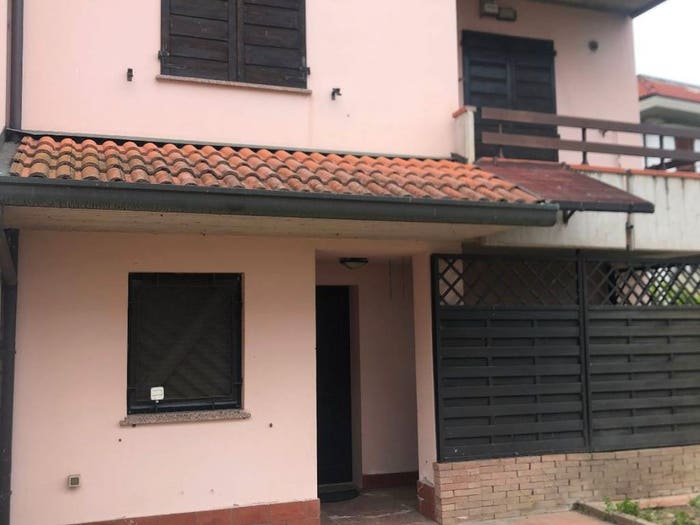 Appartamento quadrilocale in vendita in Via Ausa Vecchia, Centro, Forlimpopoli
