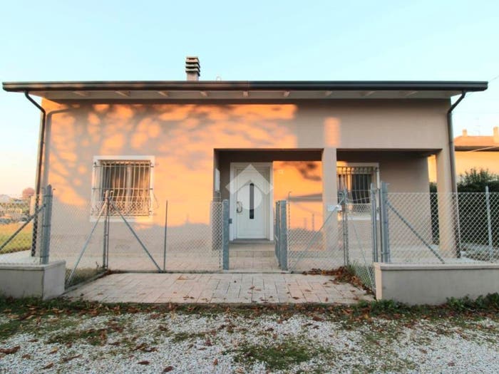 Casa quadrilocale in vendita in VIA SAN GIORGIO, San Giorgio Pioppa, Cesena