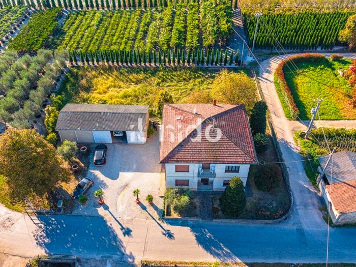 Casa con 6 locali in vendita in Via di Chiazzano, Badia a Pacciana, Pistoia