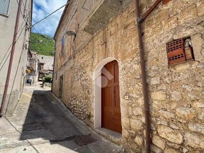 Casa con 6 locali in vendita in Via Rossi, Frasso Telesino
