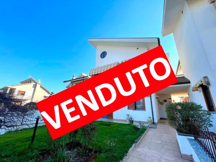 Casa con 6 locali in vendita in Via Simeto, Centro, Orbassano