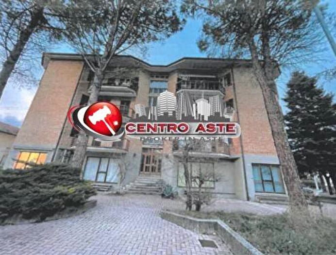 Appartamento con 6 locali in vendita in Via Nazionale Urbino PU Italia, Canavaccio, Urbino