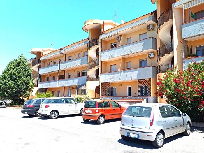 Appartamento con 5 locali in vendita in Via Alcide De Gasperi, Marina Di Davoli, Davoli