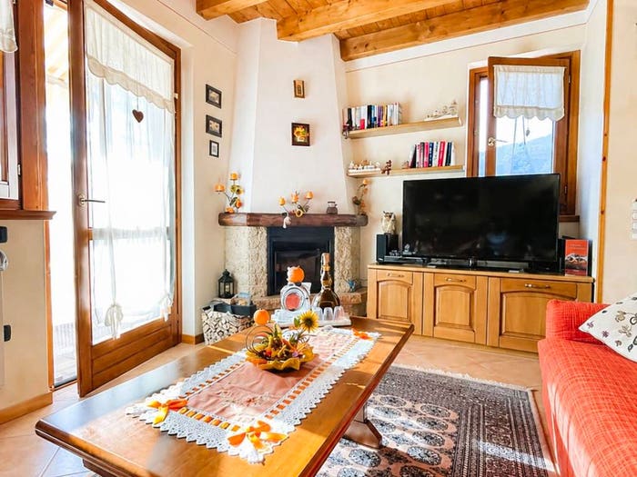 Casa trilocale in vendita in Via Giacomo Leopardi, Ascensione, Costa Serina
