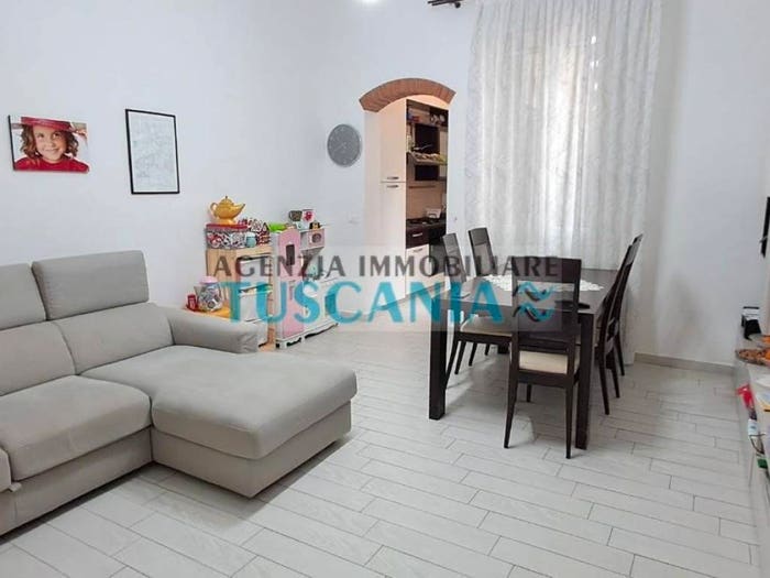 Appartamento trilocale in vendita in Via Giovanni Amendola, Cecina Centro, Cecina