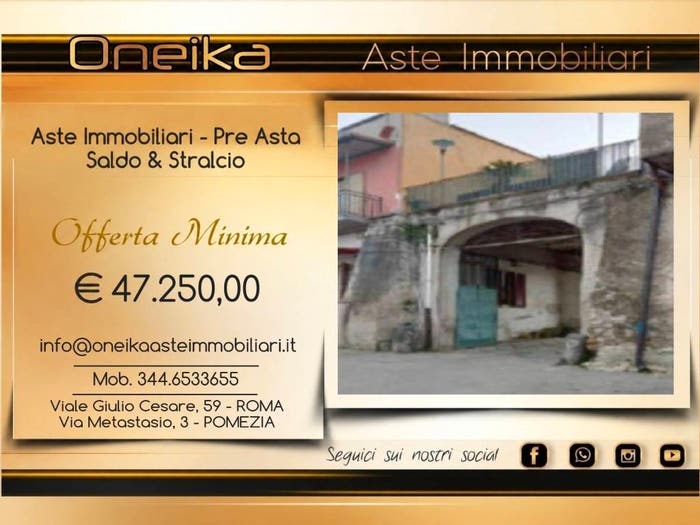 Appartamento con 6 locali in vendita in Via Sicilia, Afragola