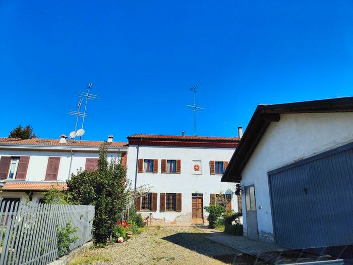 Casa con 6 locali in vendita in Strada Fornara, Valmadonna, Alessandria