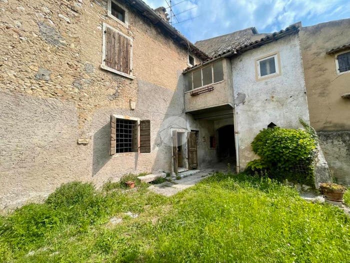 Casa quadrilocale in vendita in Località Pazzon Cristo, Pazzon, Caprino Veronese