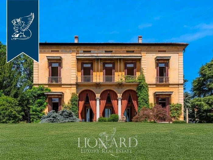 Casa con 6 locali in vendita in Corneno Galliano Carella Mariaga, Eupilio