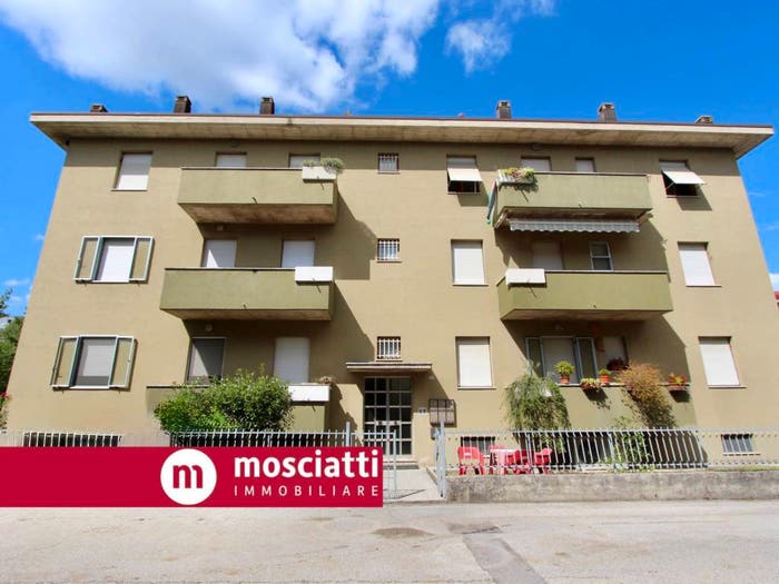 Appartamento con 6 locali in vendita in Via Paris Scipione, Centro, Matelica