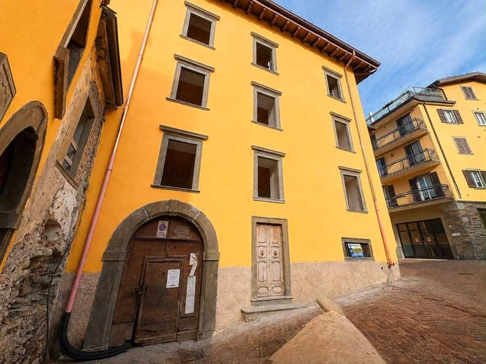 Appartamento trilocale in vendita in Via Pietro Fanzago, Centro, Clusone