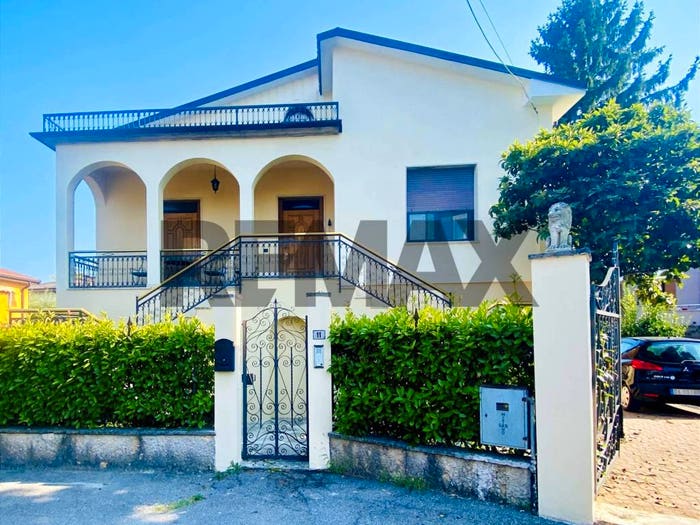 Casa con 6 locali in vendita in Centro, Ponti sul Mincio