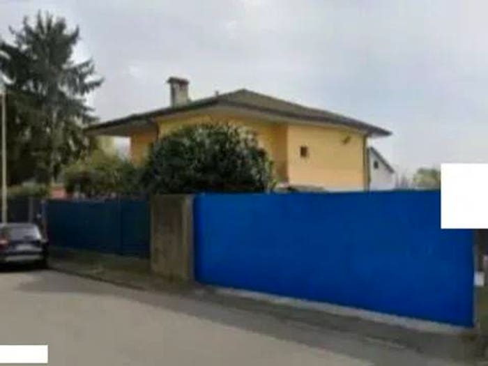 Casa con 6 locali in vendita in Via Dei Pioppi, Centro, Opera
