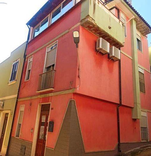 Casa con 6 locali in vendita in Via Savonarola Girolamo, Centro, Pachino