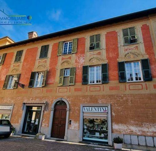 Appartamento con 6 locali in vendita in Piazza Carenzi, Novi Ligure
