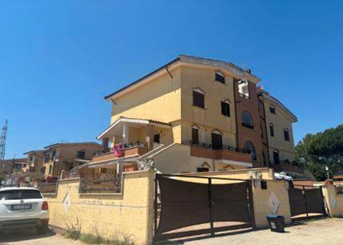 Appartamento quadrilocale in vendita in Nettuno via Lago di Moro, Centro, Nettuno