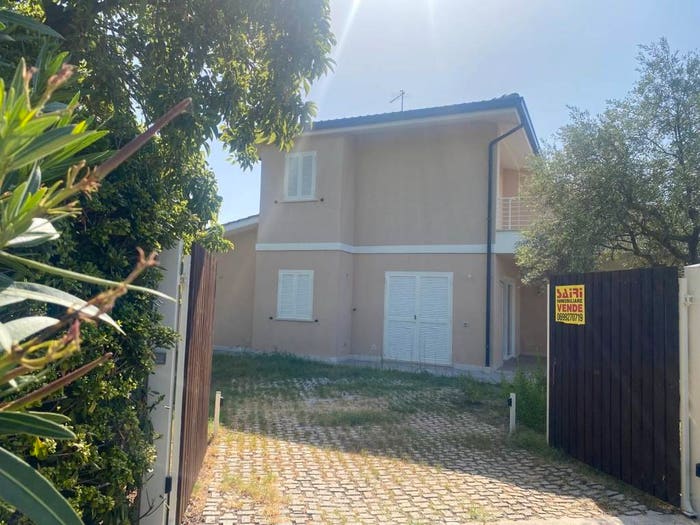 Casa trilocale in vendita in Via Marte, Marina di San Nicola, Ladispoli