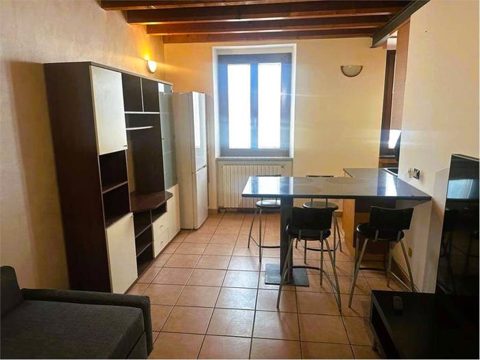 Appartamento bilocale in vendita in Via Montello, Centro, Cogliate