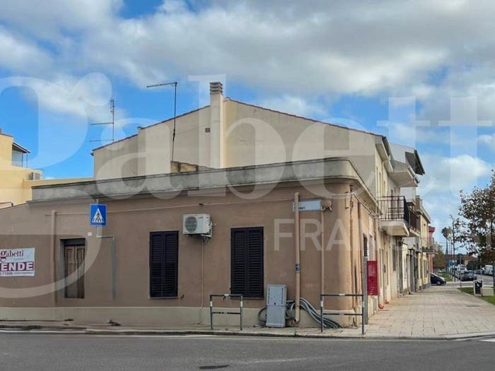 Casa quadrilocale in vendita in VIA SASSARI, Centro, Oristano
