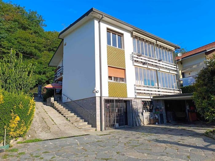 Casa con 6 locali in vendita in Ghevio, Meina
