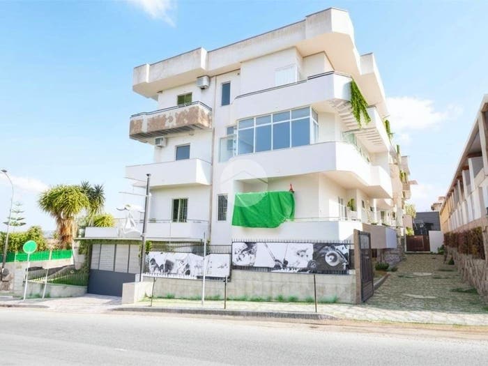 Appartamento trilocale in vendita in Via E Caruso, Centro, Pollena Trocchia