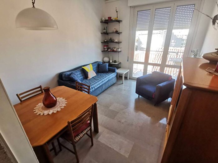 Appartamento trilocale in vendita in Via Luca della Robbia, Centro Mare, Pesaro