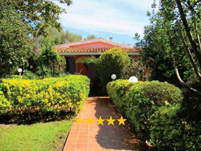 Appartamento con 6 locali in vendita in Via Mar Adriatico, Pittulongu, Olbia