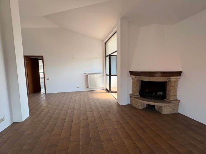 Appartamento quadrilocale in vendita in Via Monte Grappa, Boltiere