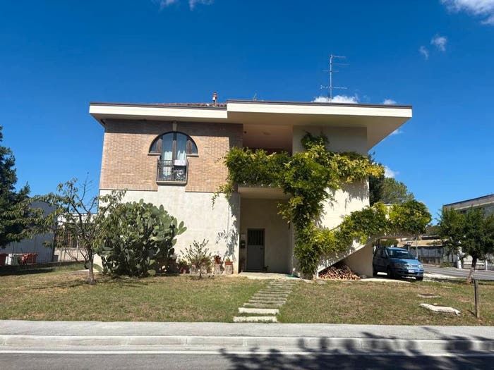 Appartamento con 5 locali in vendita in Valle Cascia, Montecassiano