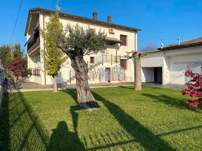 Casa con 6 locali in vendita in Via Emilia per Melatello, Case Lago, Forlimpopoli