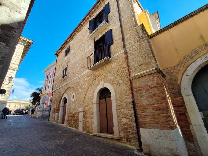 Casa con 5 locali in vendita in Via Erchemperto, Centro Storico, Benevento