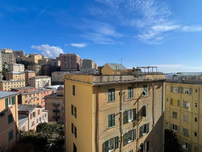 Appartamento quadrilocale in vendita in Via Adamo Centurione, Lagaccio, Genova