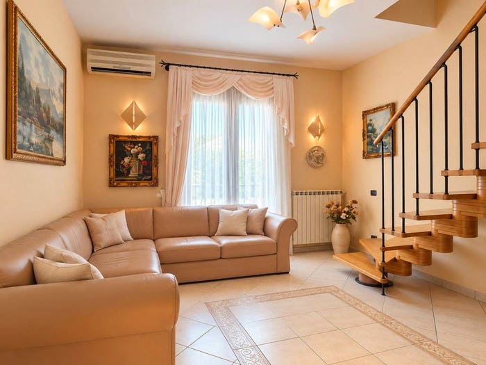 Appartamento quadrilocale in vendita in Via Fratelli Cervi, Centro, Agliana