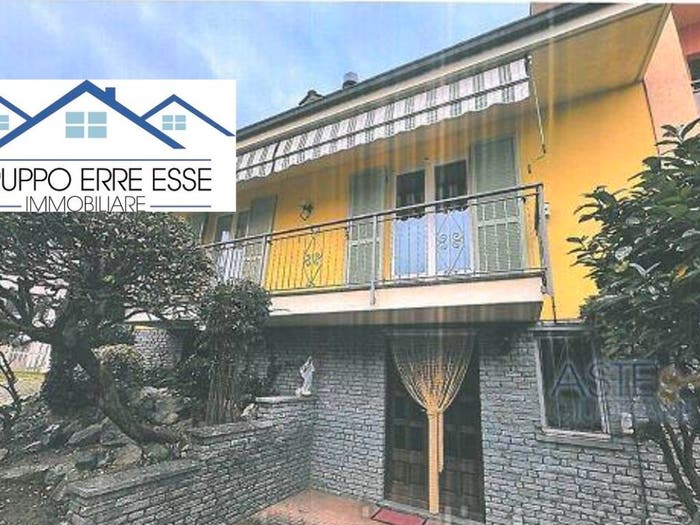 Casa quadrilocale in vendita in Via Aldo Moro, Centro, Cherasco