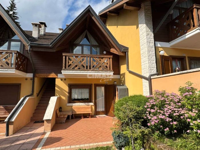 Appartamento quadrilocale in vendita in Via Casazza Maria Grazia, Centro, Gallio