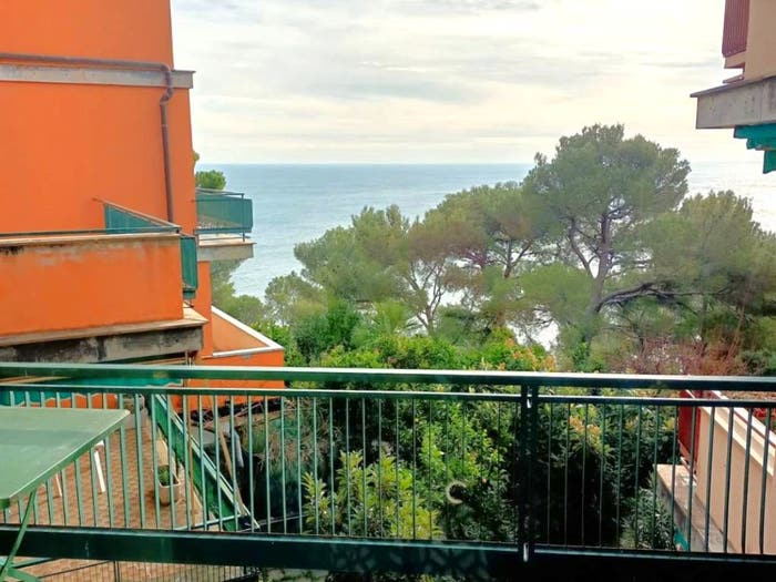 Appartamento quadrilocale in vendita in Via Torre d'Ere, Bergeggi