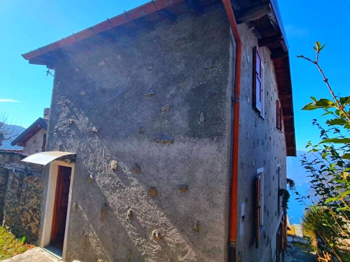 Casa bilocale in vendita in Bellano