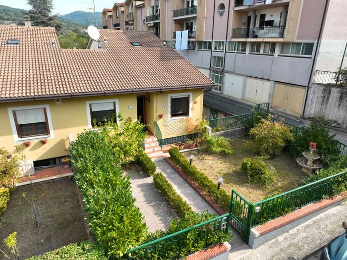 Casa quadrilocale in vendita in Via Gabriele Iannotti, Centro, Vallo della Lucania
