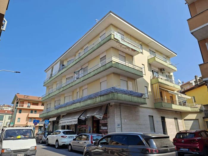 Appartamento quadrilocale in vendita in Via Giovan Battista Quadrone, Altipiano, Mondovì