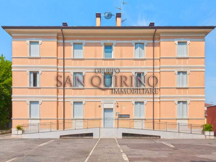 Appartamento trilocale in vendita in via regina margherita, Centro, Reggiolo